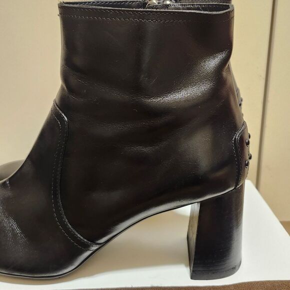 Tod's Black Calfskin Leather Square Toe Chunky Heel Ankle Boots Sz.9/39.5 $885 - Picture 2 of 16